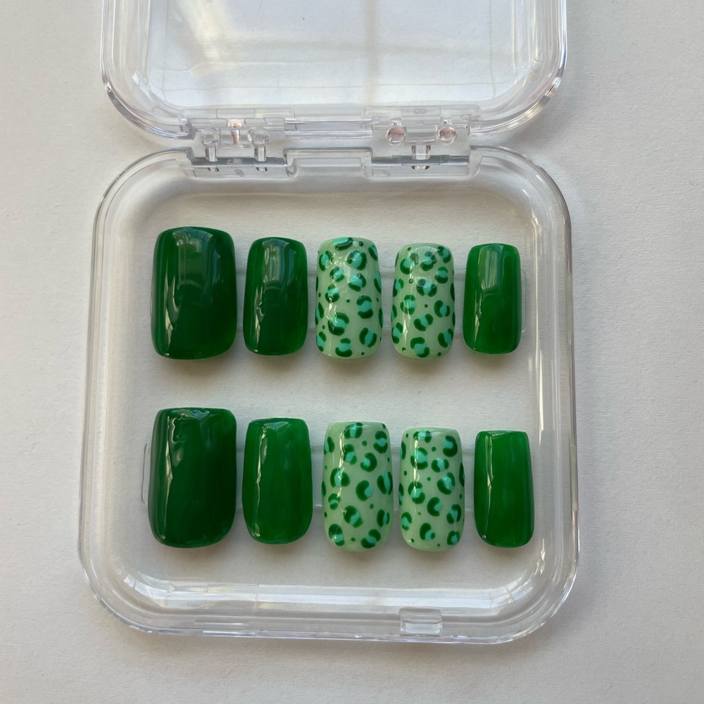 Green Leopard Print Press-On Nails - Handmade